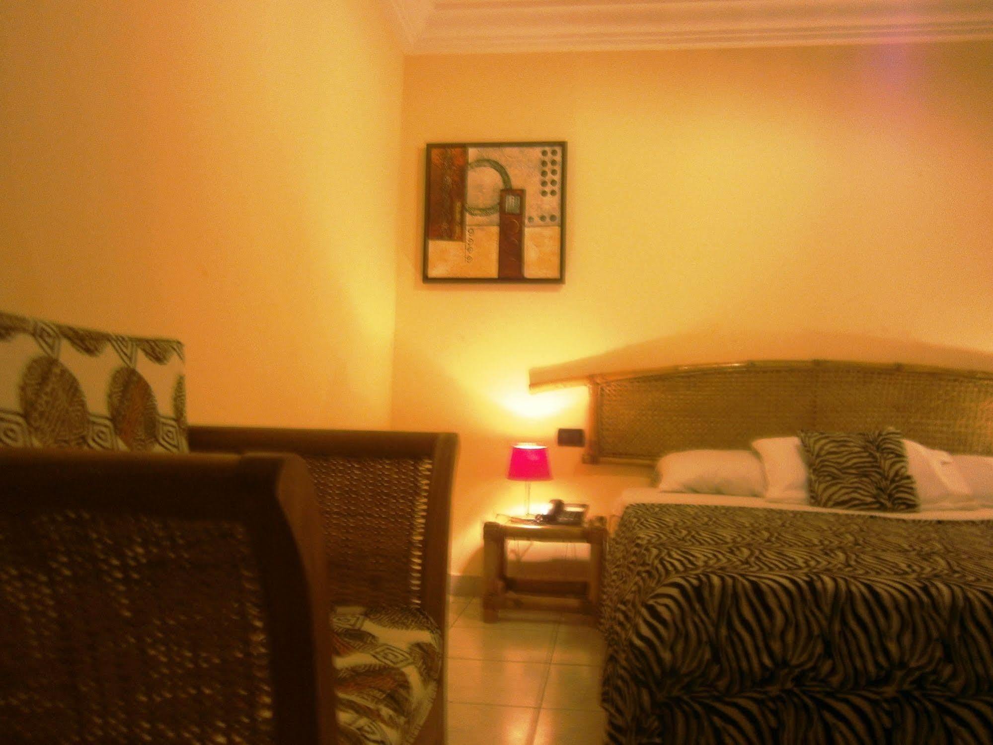 Accra Royal Castle Apartments & Suites Kwabenya Exterior photo